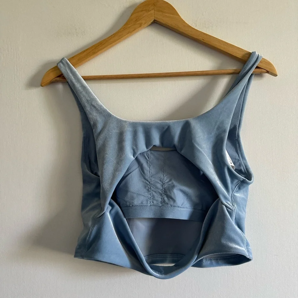 Athleta Light Blue Plush Velvet Cut Out Crop Scoop Shelf Bra Tank size Medium - Picture 4 of 7